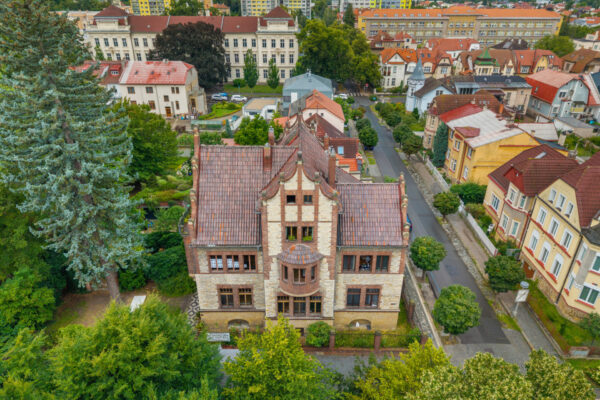 Pronájem zařízeného/nezařízeného bytu 3+kk ve vile 78 m2, 2x balkon